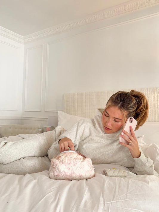 SIGNATURE HOODIE (OAT)