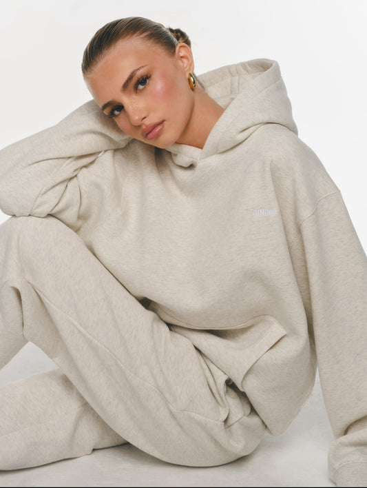 SIGNATURE HOODIE (OAT)