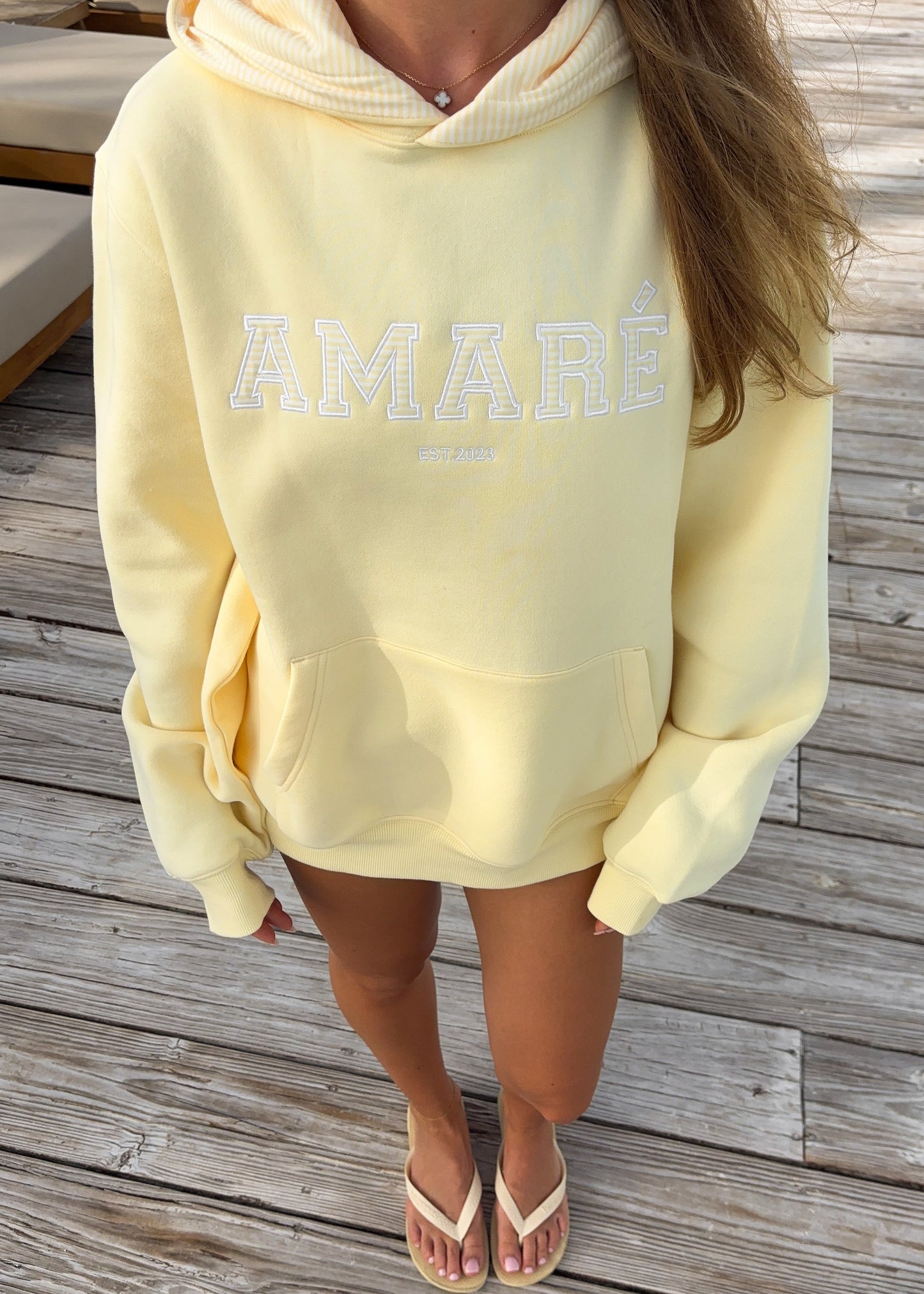 LUCKY GIRL. HOODIE (BANANA YELLOW)