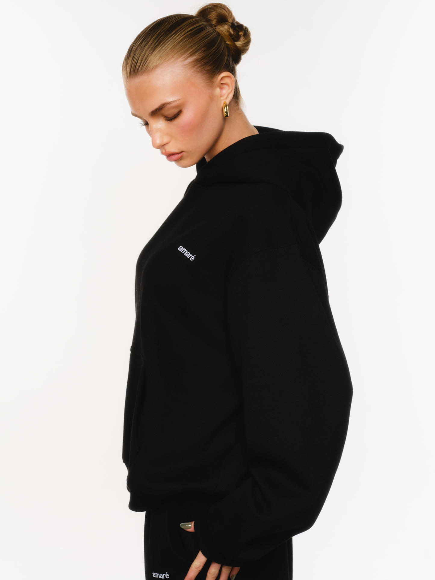 SIGNATURE HOODIE (BLACK)